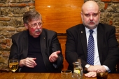 PDG Oldřích Choděra a Miroslav Hříbal v průběhu debaty